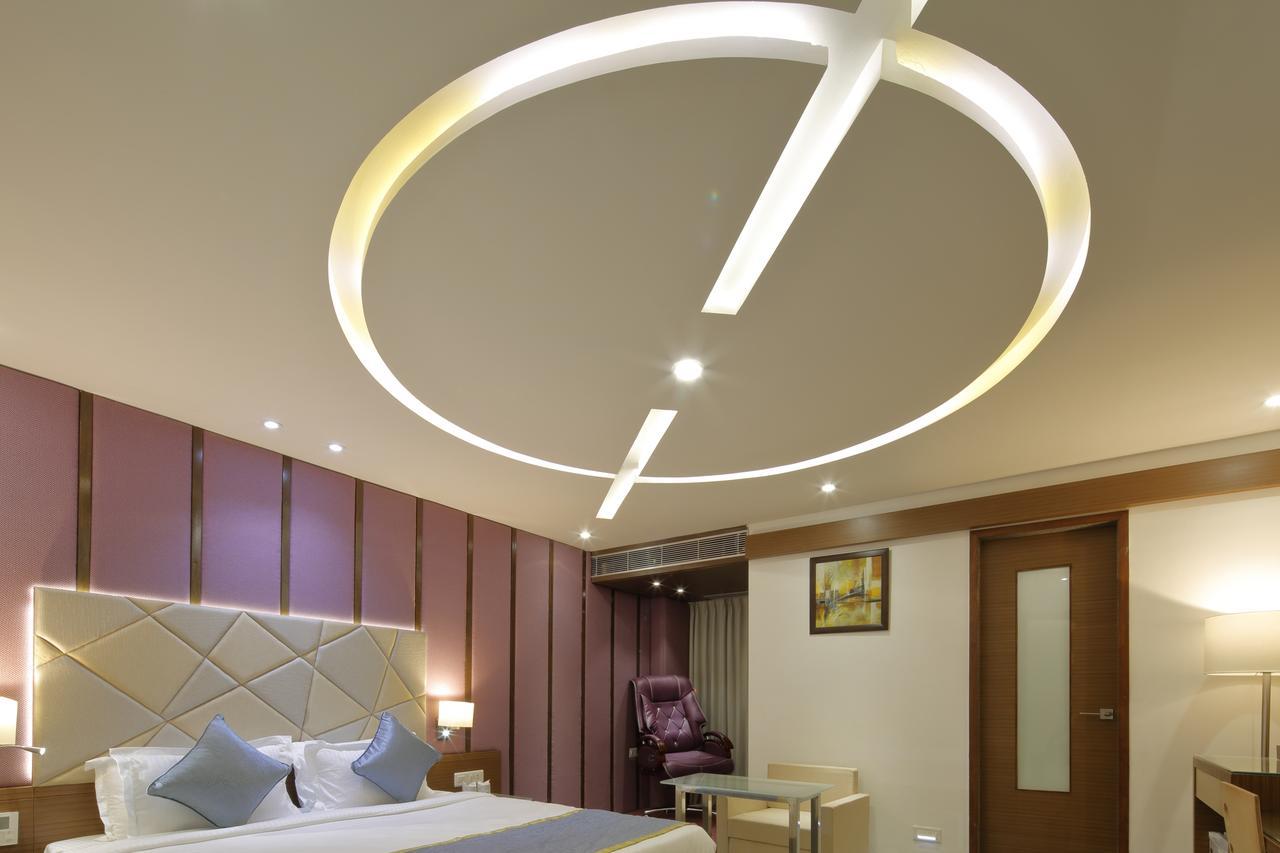 Hotel Pragati The Grand Ahmedabad Exterior foto