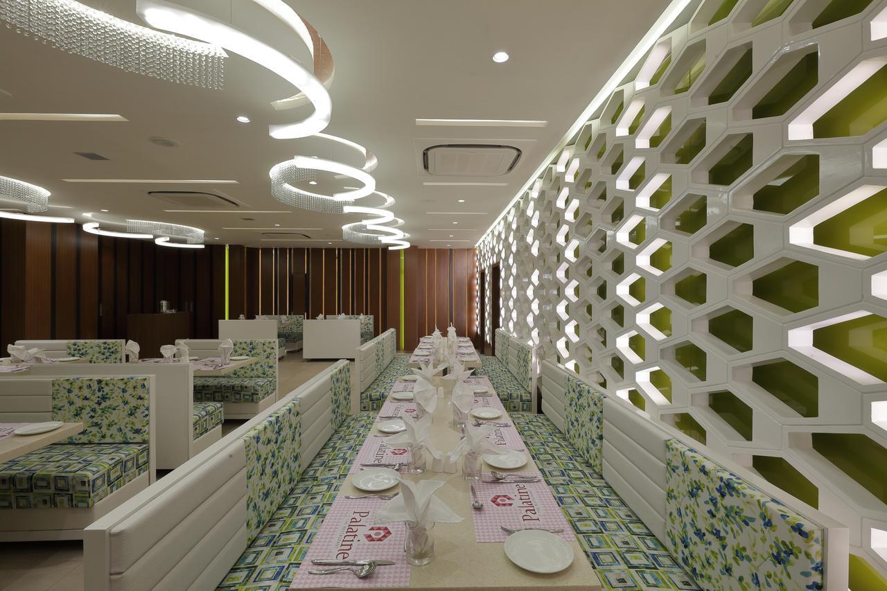 Hotel Pragati The Grand Ahmedabad Exterior foto