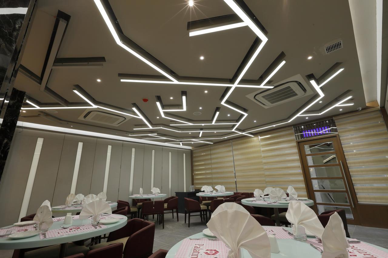 Hotel Pragati The Grand Ahmedabad Exterior foto