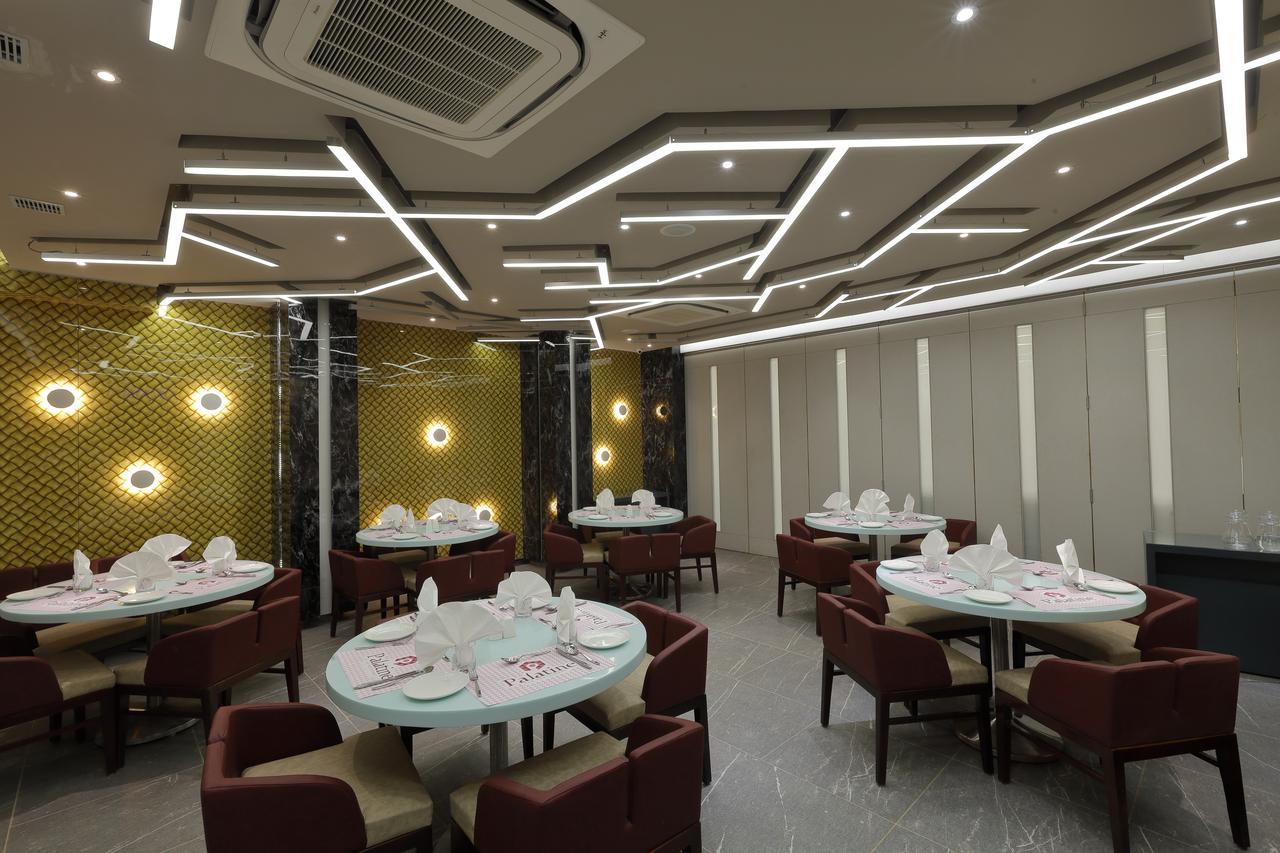 Hotel Pragati The Grand Ahmedabad Exterior foto